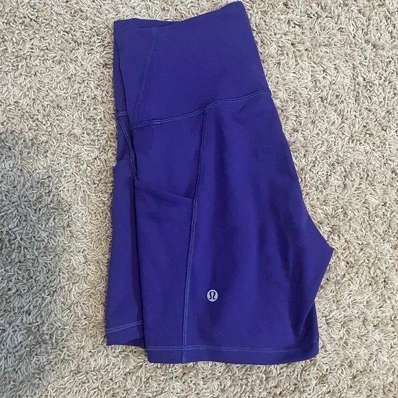 Lululemon Athletica Petrol Purple 6” WunderTrain Shorts with Pockets - size 8 - Picture 2 of 4